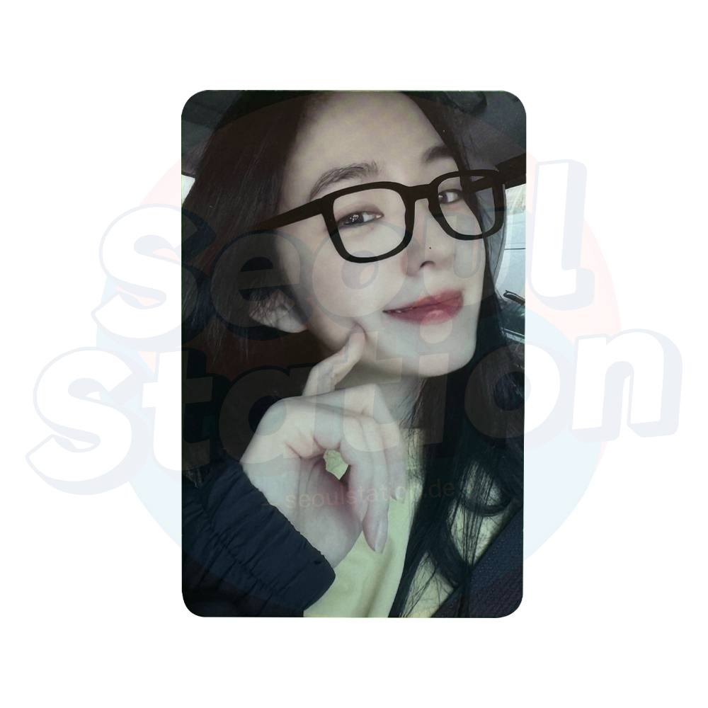 RED VELVET - Chill Kill - Official Trading Photo Card - SET B Irene poking cheek