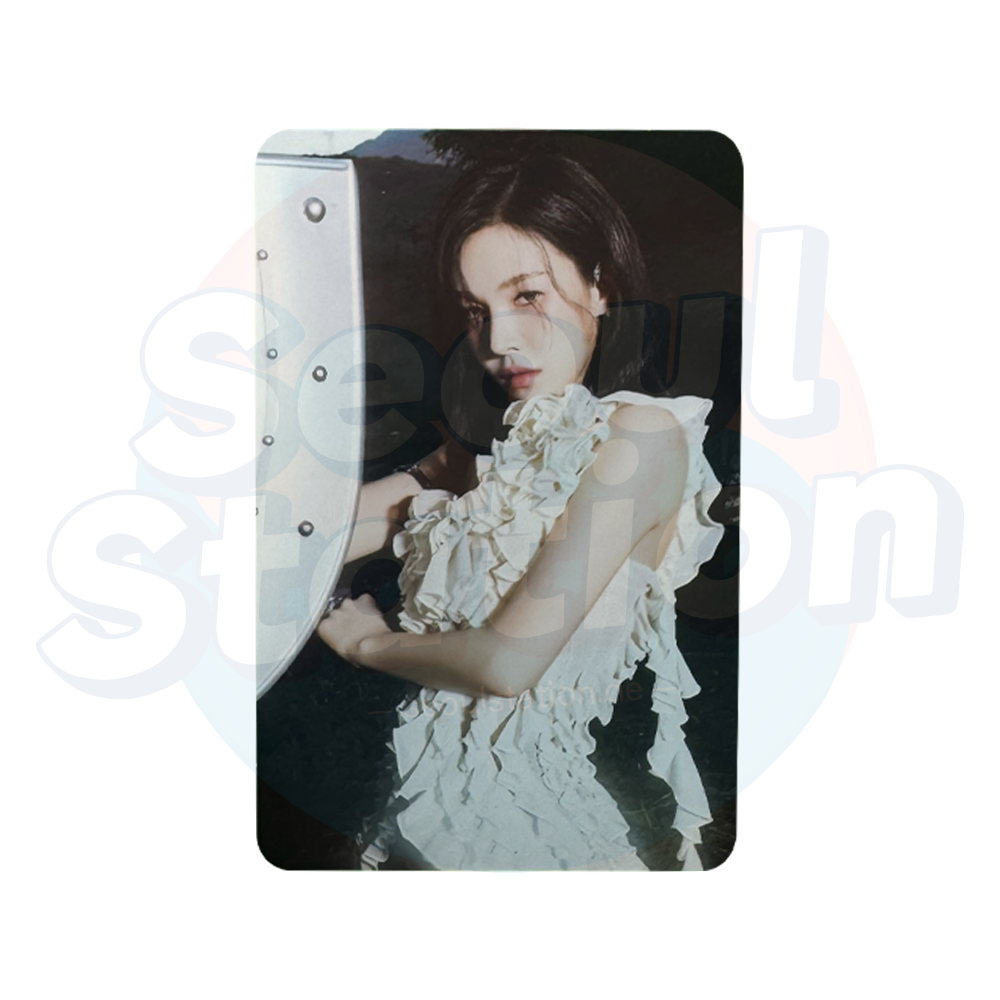 RED VELVET - Chill Kill - Official Trading Photo Card - SET B Wendy far away