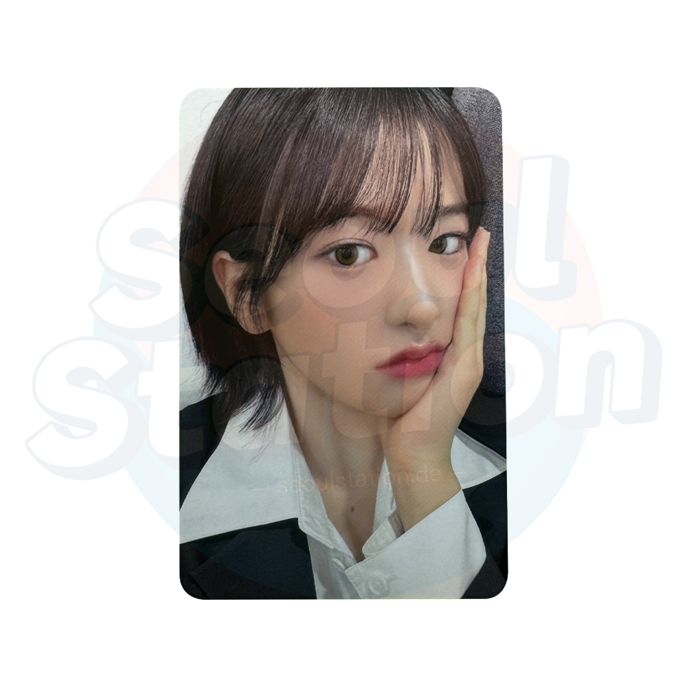 IVE - THE 1ST WORLD TOUR "SHOW WHAT I HAVE" - Official MD Random Photo Card - SET B yujin