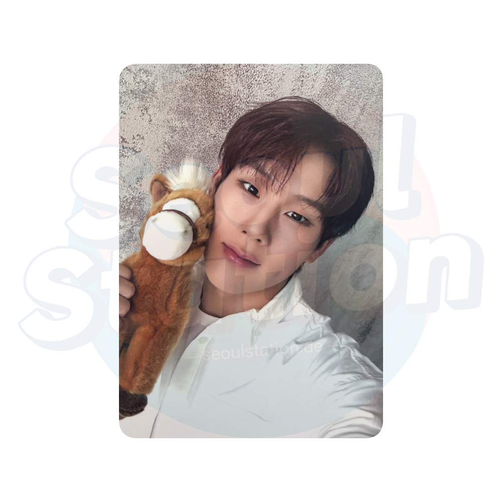 MONSTA X - 2026 Season's Greetings 'LOVE FORMULA MONBEBE' - STARSHIP Square Photocard joohoney