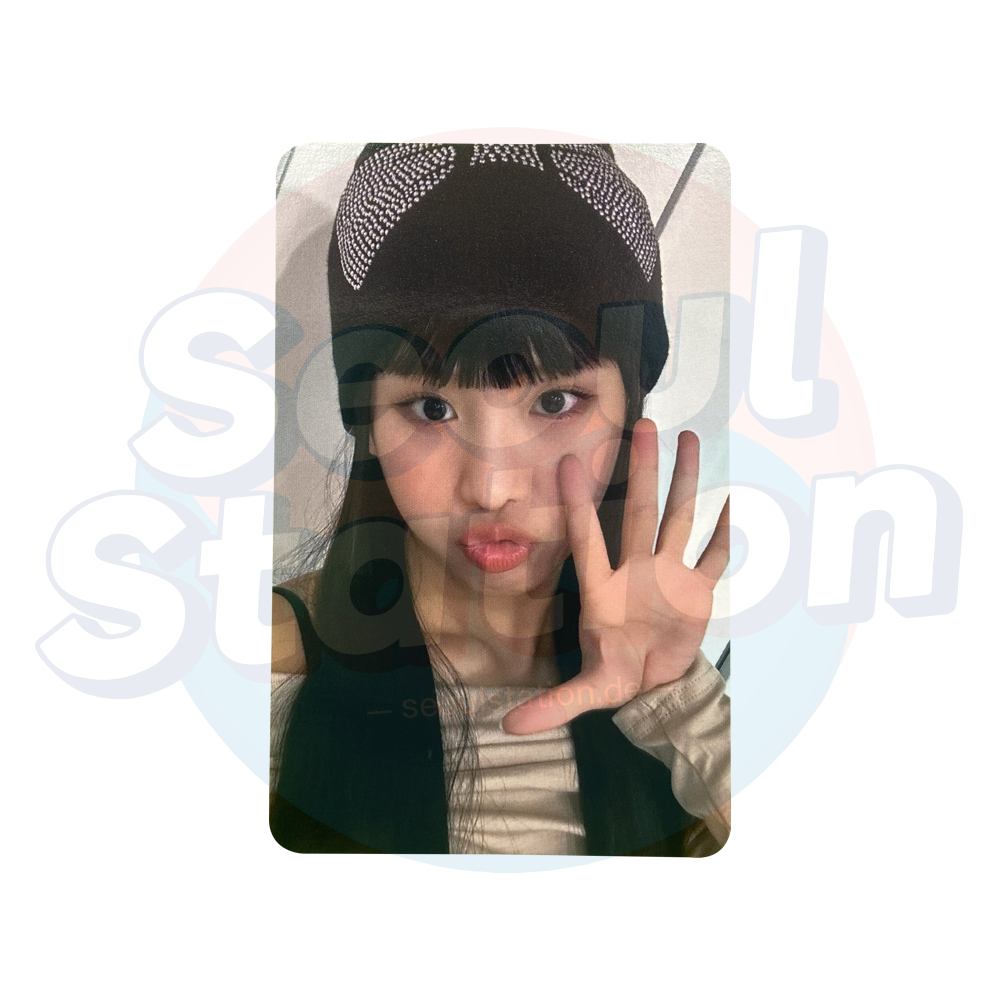 KISS OF LIFE - 1st Fanmeeting in Bangkok: 'DEAR KISSY' - Tin Case Photo Cards Natty Red