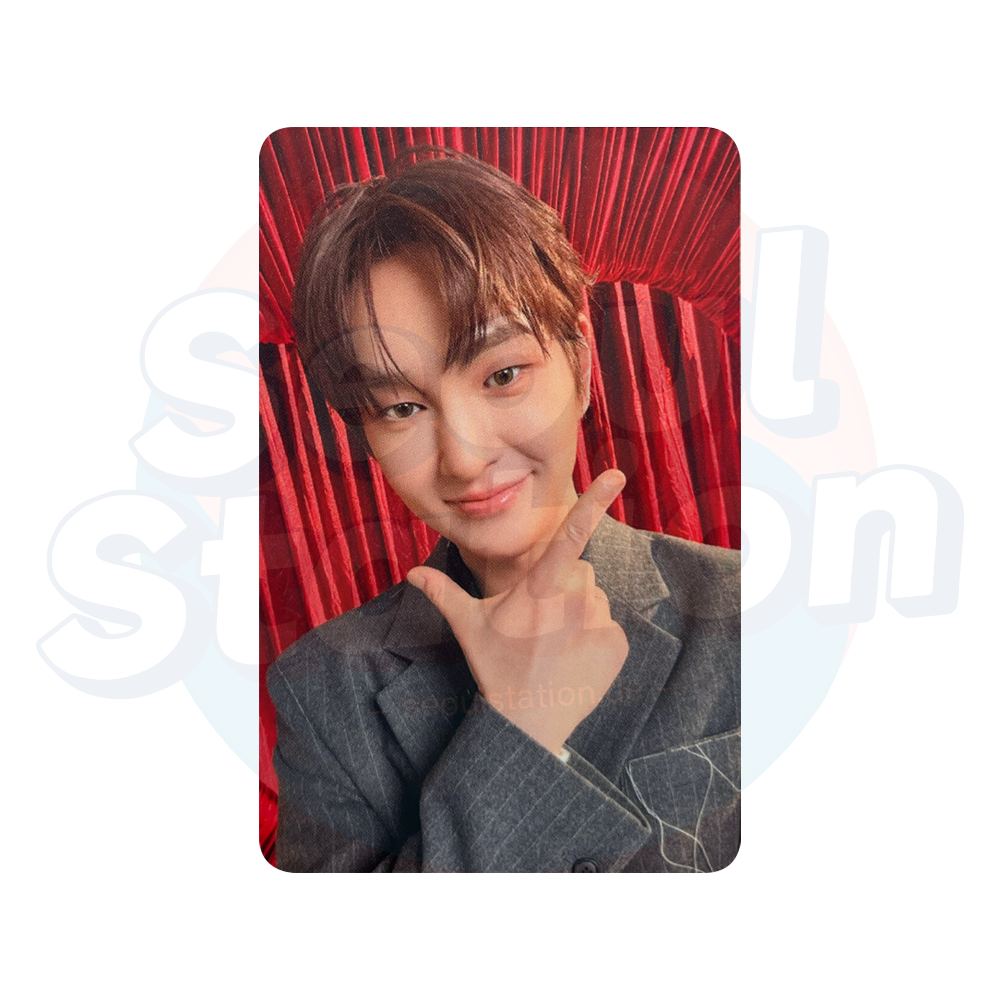 ONEW - 5th Mini Album 'TOUGH LOVE' - APPLE MUSIC Photocard thinking pose