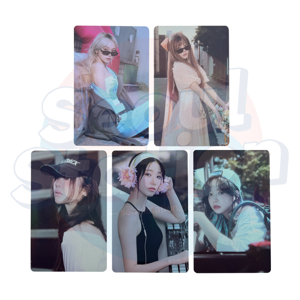 LE SSERAFIM - 4th Mini Album: CRAZY - WEVERSE Holo Photo Card - Photo Book Ver.