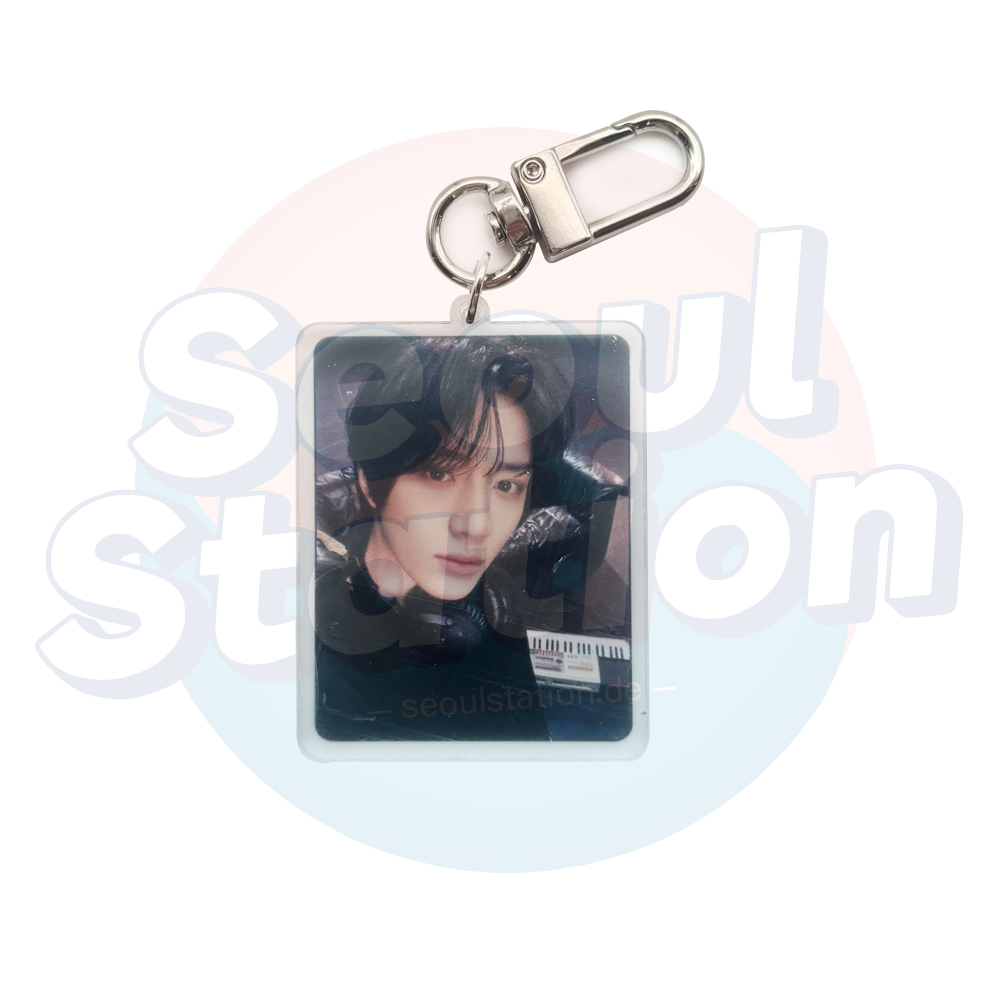 BEOMGYU - Mixtape 'PANIC' - WEVERSE Keychain Dark
