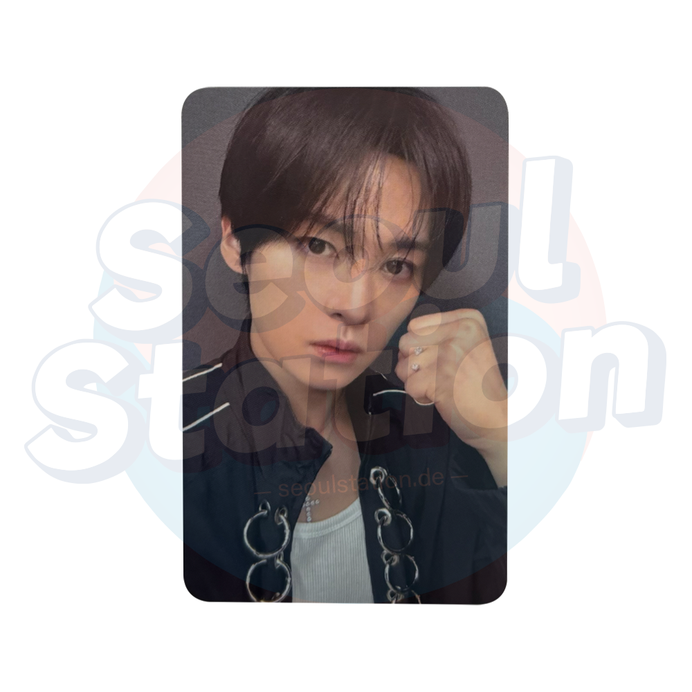 STRAY KIDS - 'KARMA' - FANS SHOP Lucky Draw Photocard - Real Touch QR Ver. Lee Know