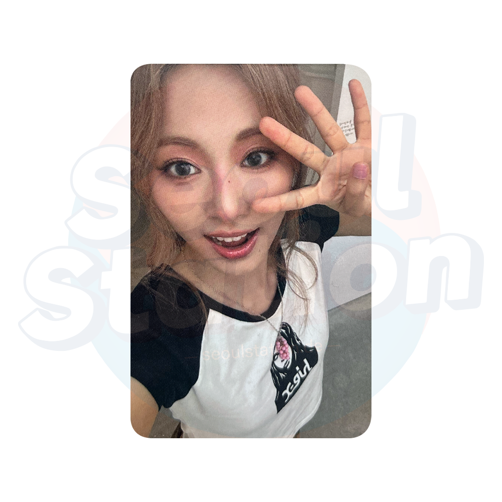 TWICE - 14th Mini Album 'STRATEGY' - Apple Music Photo Card - DIGIPACK Ver. tzuyu