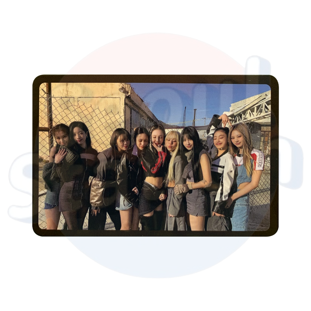 TWICE - READY TO BE - Photo Card BE Ver. (Wall background) group