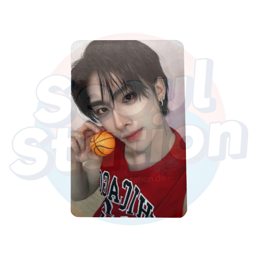 ZEROBASEONE - 4th Mini Album: CINEMA PARADISE - Digipack Ver.- Apple Music Photo Card Ricky