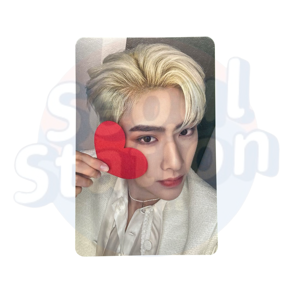 ZEROBASEONE - FANCON 2023 - Trading Photo Card (Red Heart Ver.) Ricky