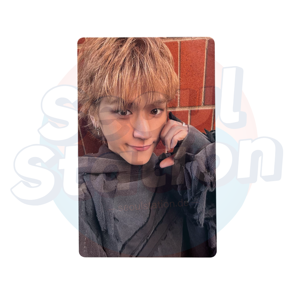BOYNEXTDOOR - 1st Studio Album 'HOME' - WEVERSE Photocard Riwoo