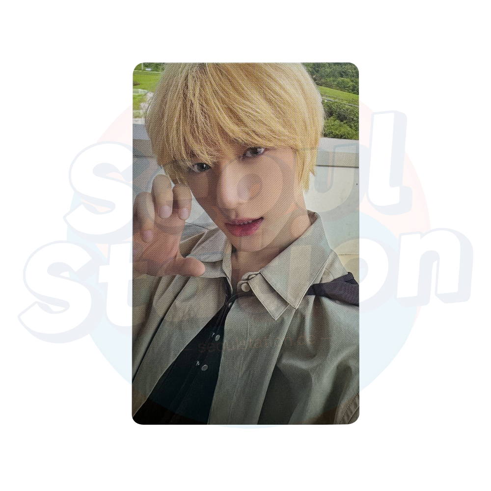 TXT - The Star Chapter : 'SANCTUARY' - WEVERSE Fansign Event Photo Card beomgyu