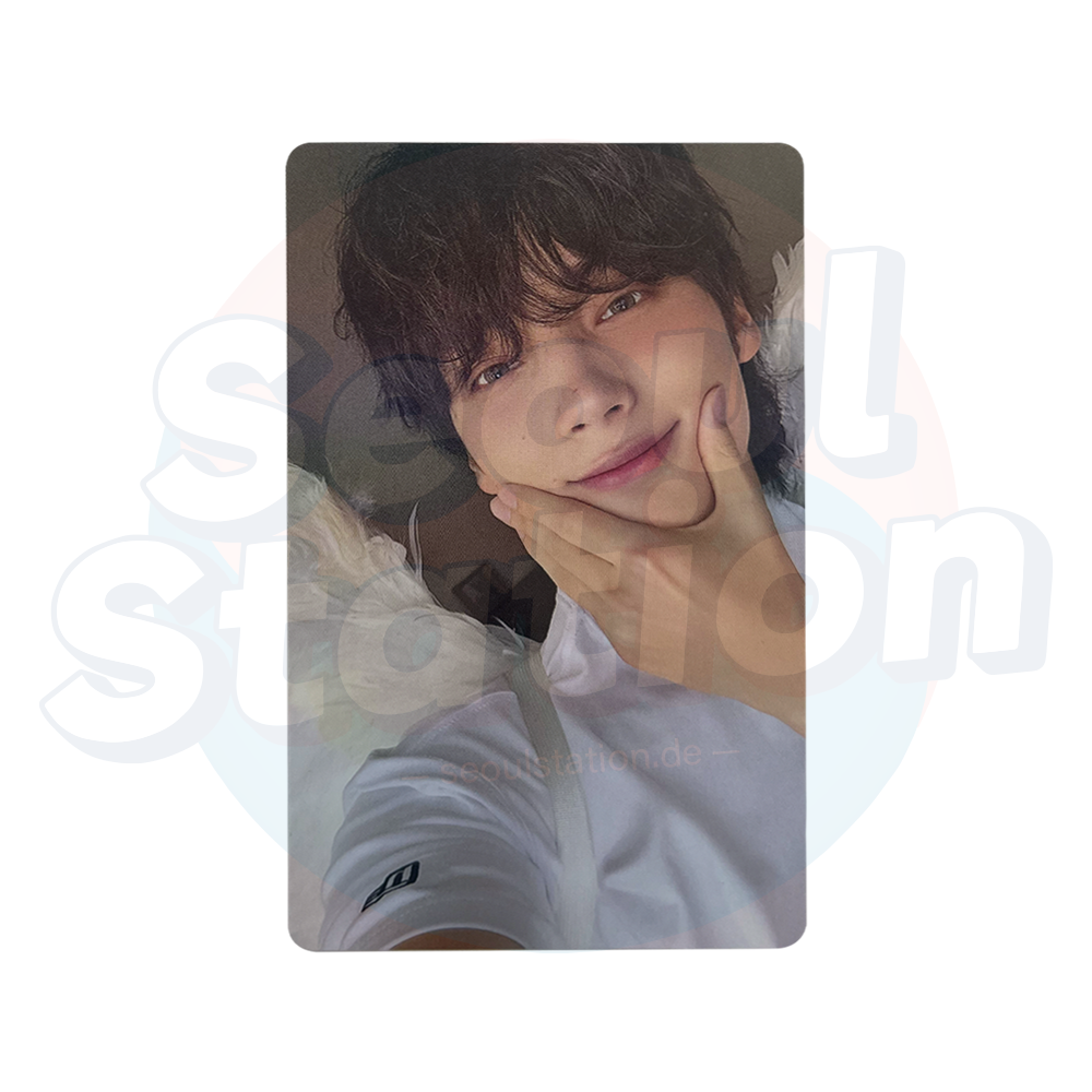 TXT - The Star Chapter : 'SANCTUARY' - ANGEL Ver. - WEVERSE Holo Photo Card huening kai