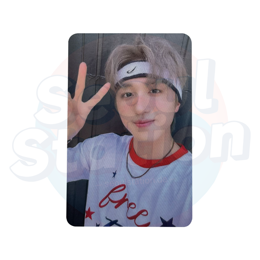 SF9 - FANTASY (14th Mini Album) - Apple Music Photo Card (blue back) chani