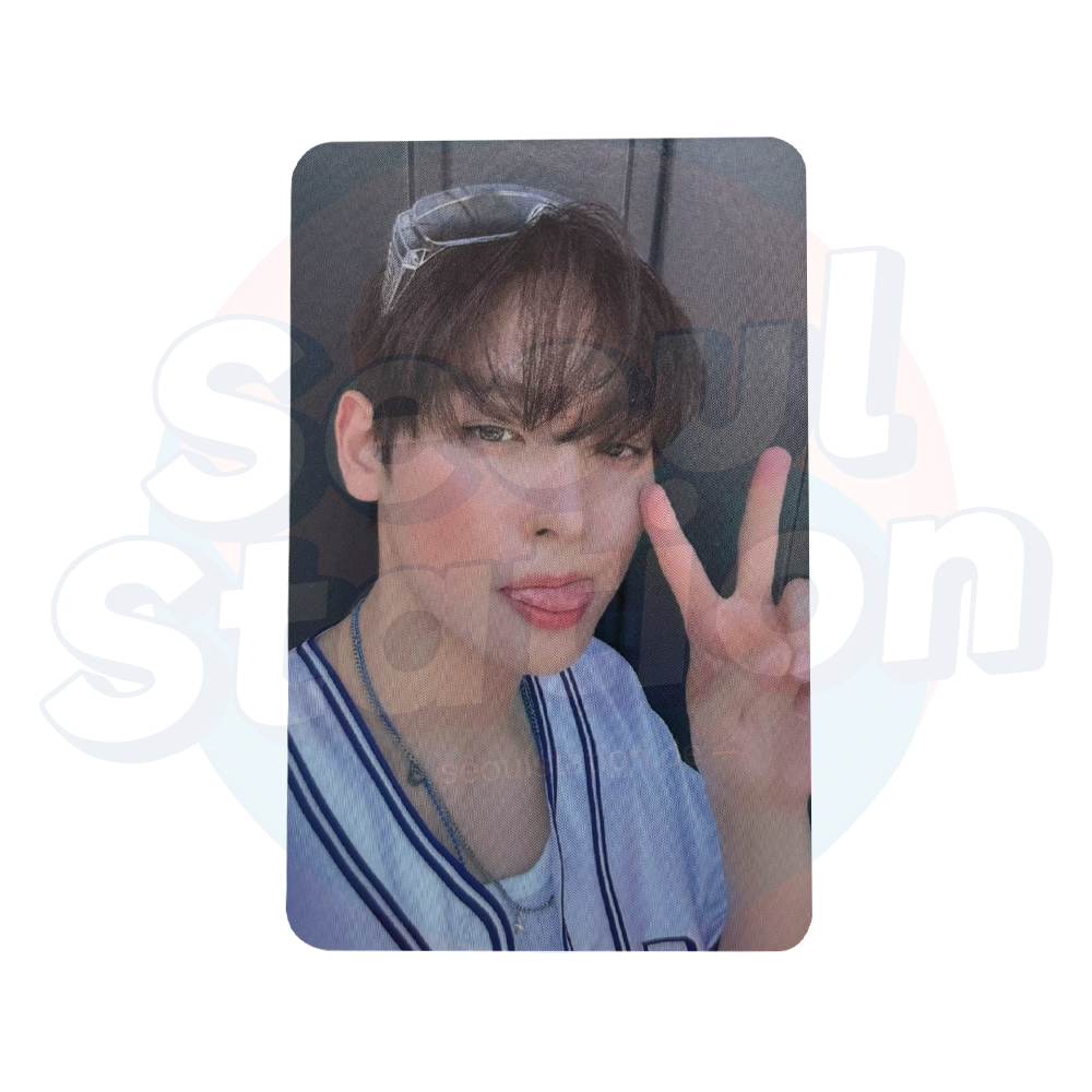 SF9 - FANTASY (14th Mini Album) - Apple Music Photo Card (blue back) inseong