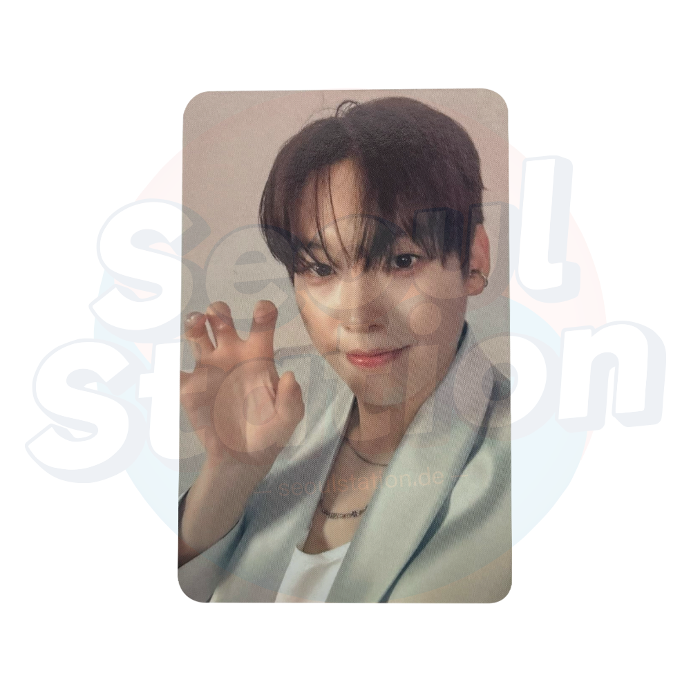 SF9 - FANTASY (14th Mini Album) - Apple Music Photo Card inseong (white back)