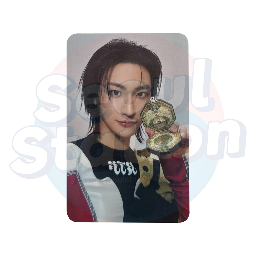 ATEEZ - ANITEEZ IN TREASURE - OFFICIAL MD Photocard - Compass Ver. Seonghwa