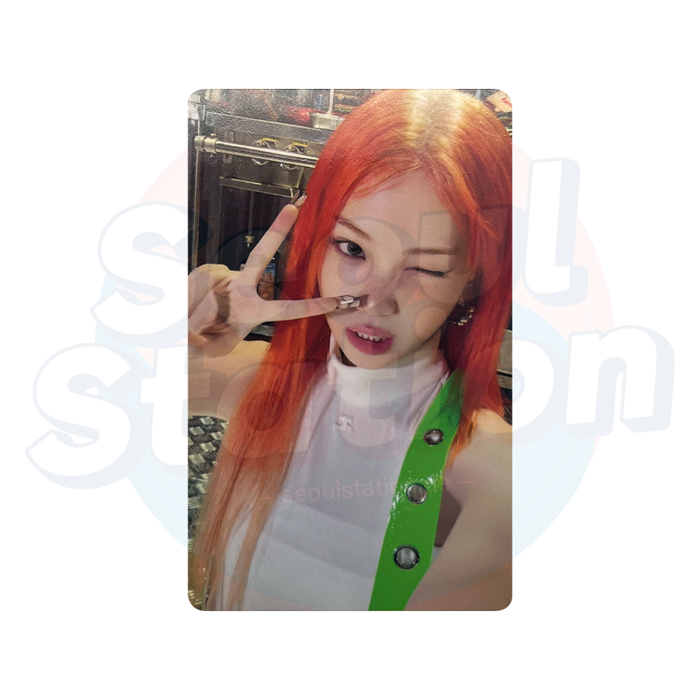 LE SSERAFIM - 1st Single Album 'SPAGHETTI' - PHOTOBOOK Ver. - WEVERSE Photocard chaewon