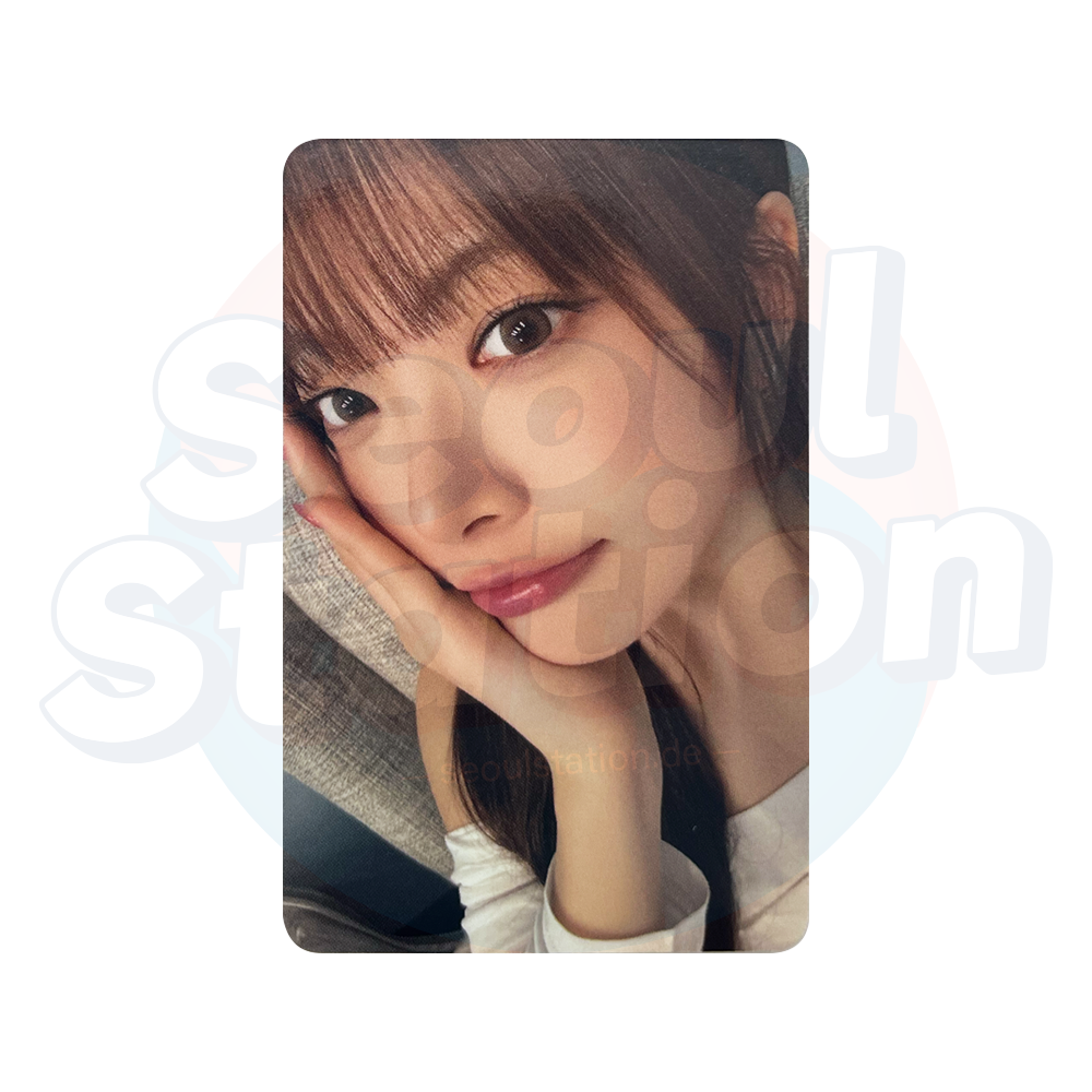 LE SSERAFIM - 1st Single Album 'SPAGHETTI' - COMPACT Ver. - APPLE MUSIC Photocard eunchae