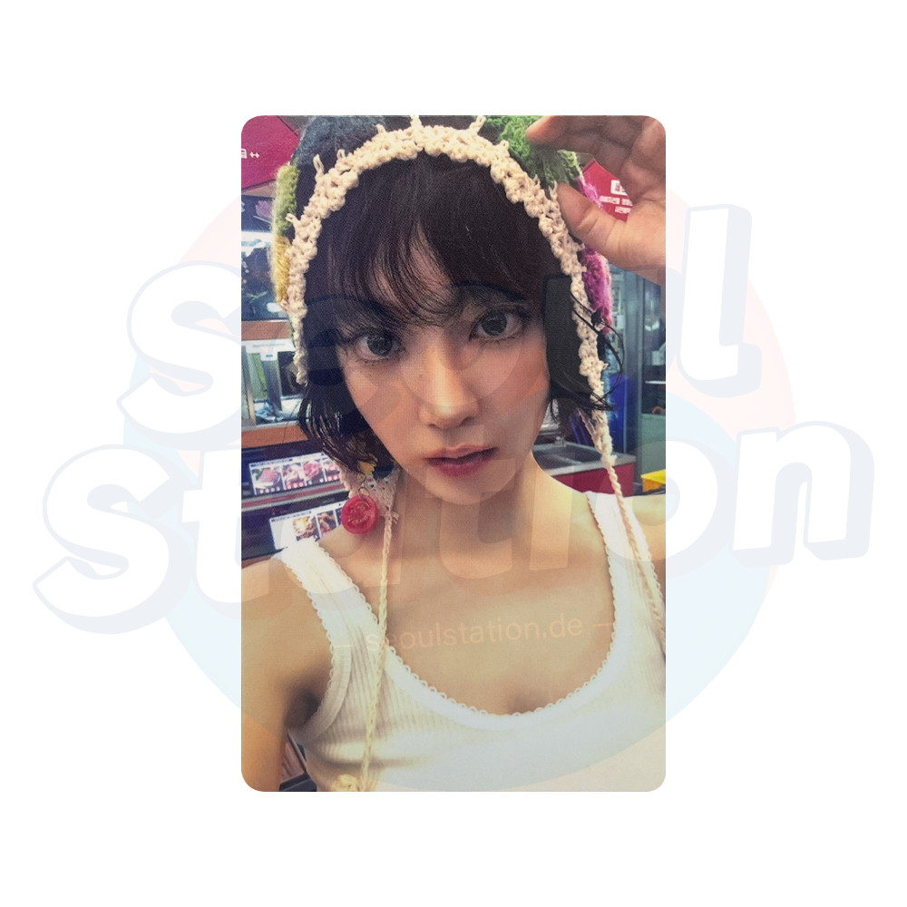 LE SSERAFIM - 1st Single Album 'SPAGHETTI' - WEVERSE Selfie Photocard B sakura