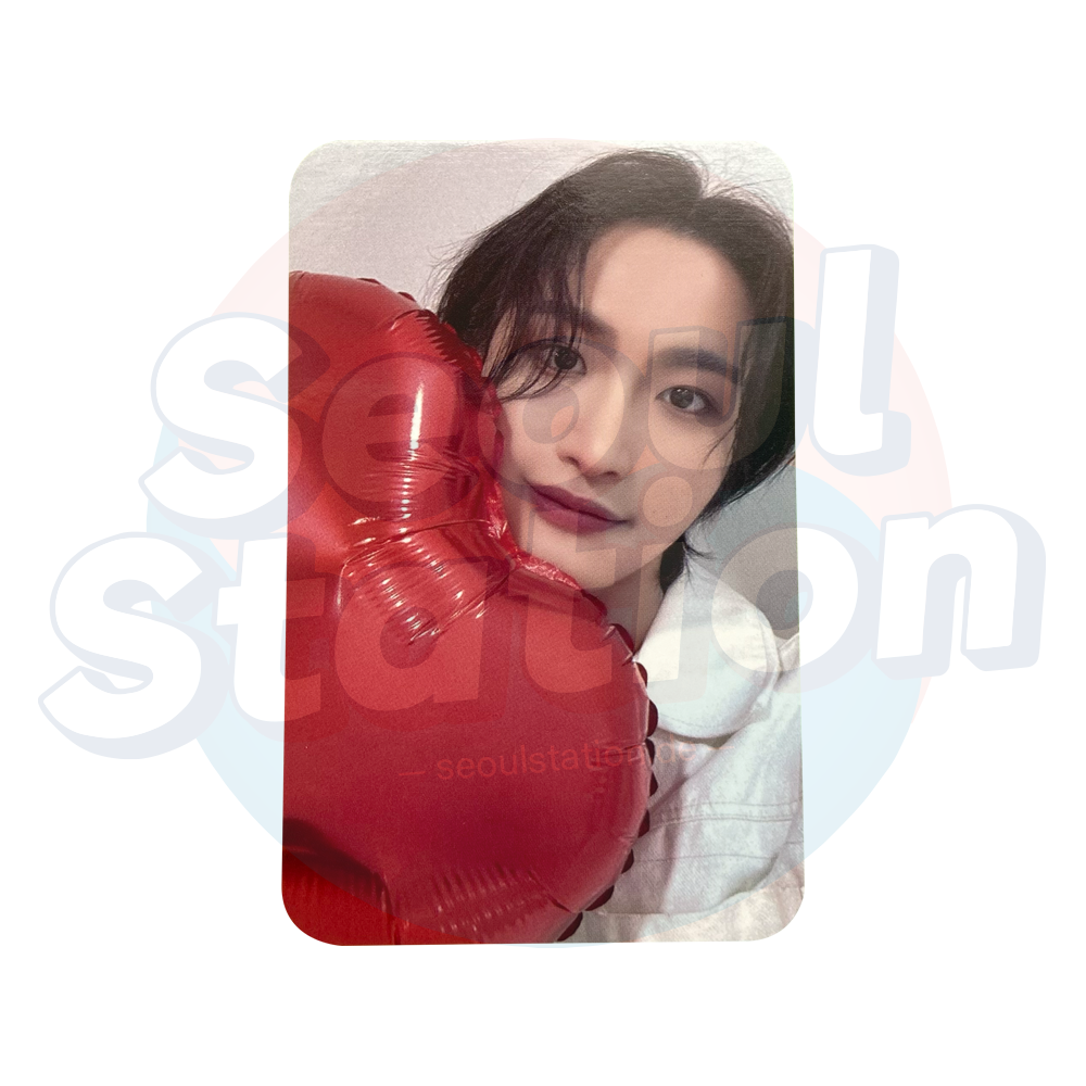 ATEEZ - THE WORLD EP.FIN : WILL - Soundwave 3rd Round Lucky Draw Photo Card (Red Heart) Seonghwa