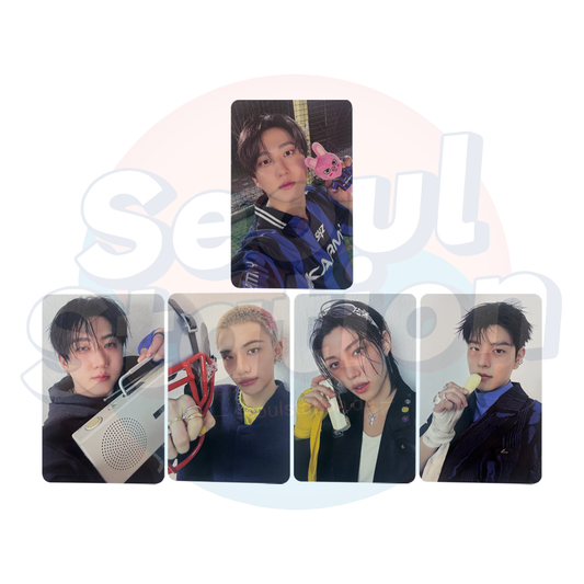 STRAY KIDS - KARMA - SKZOO Album Ver. - Photocard (Selfie Ver.)