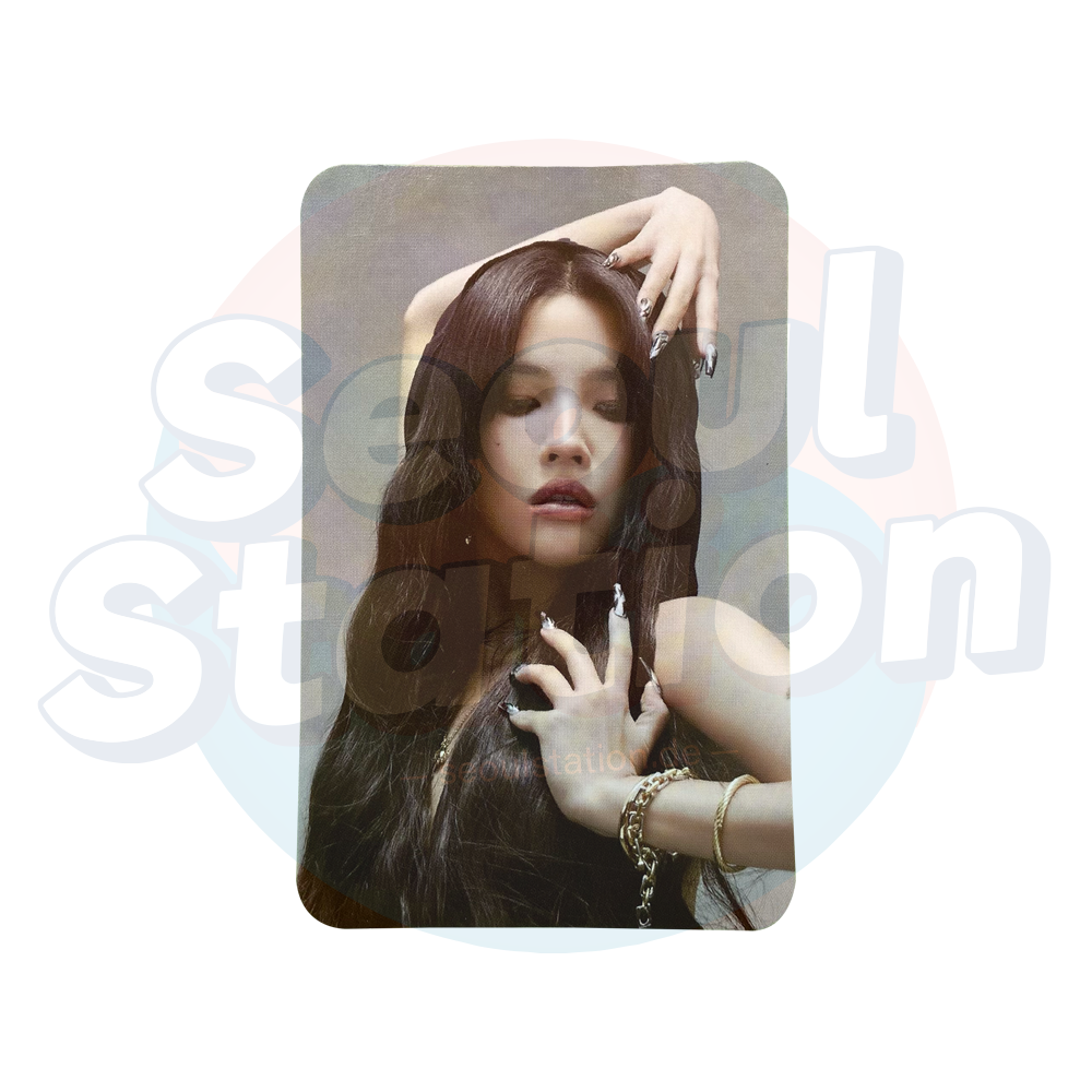 (G)I-DLE - 2nd Full Album '2' - SUPER LADY Photo Cards (Grey Ver.) Soyeon
