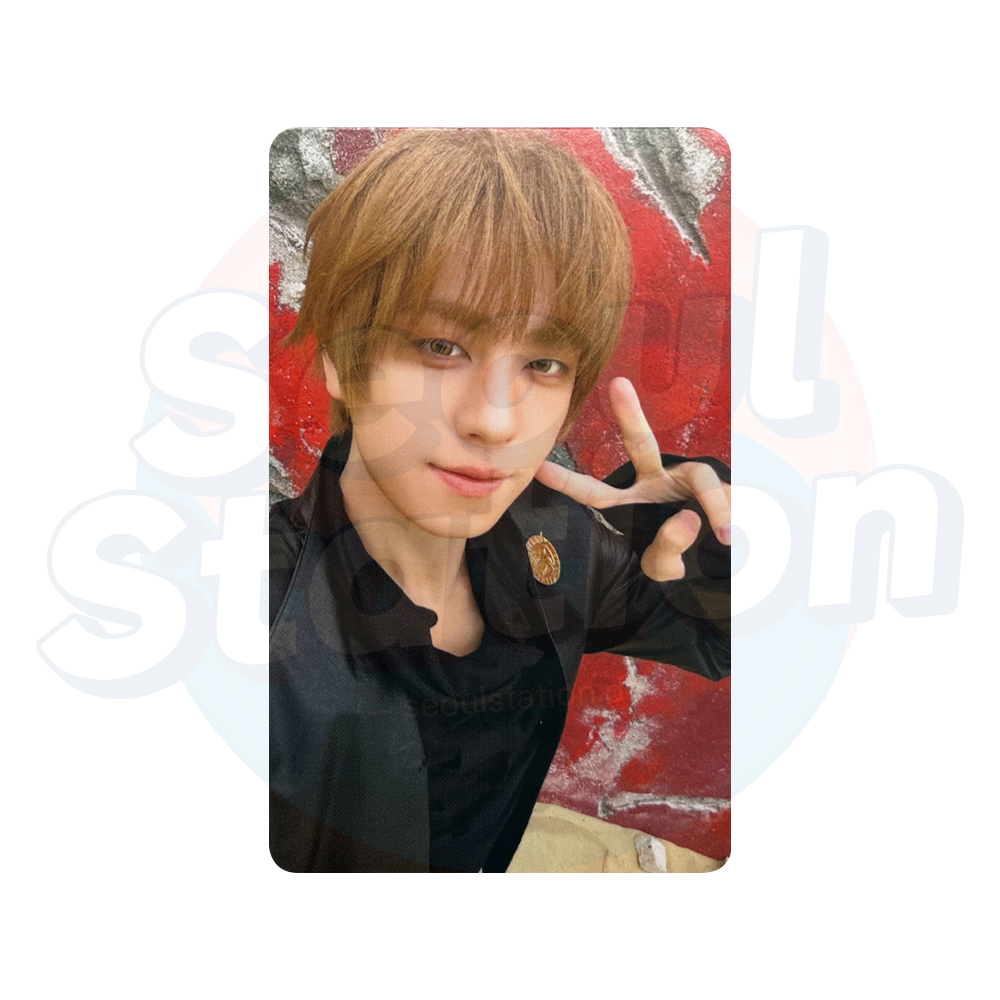 &TEAM - 3rd EP 'WE ON FIRE' - WEVERSE Selfie Photocard - Ver. A taki