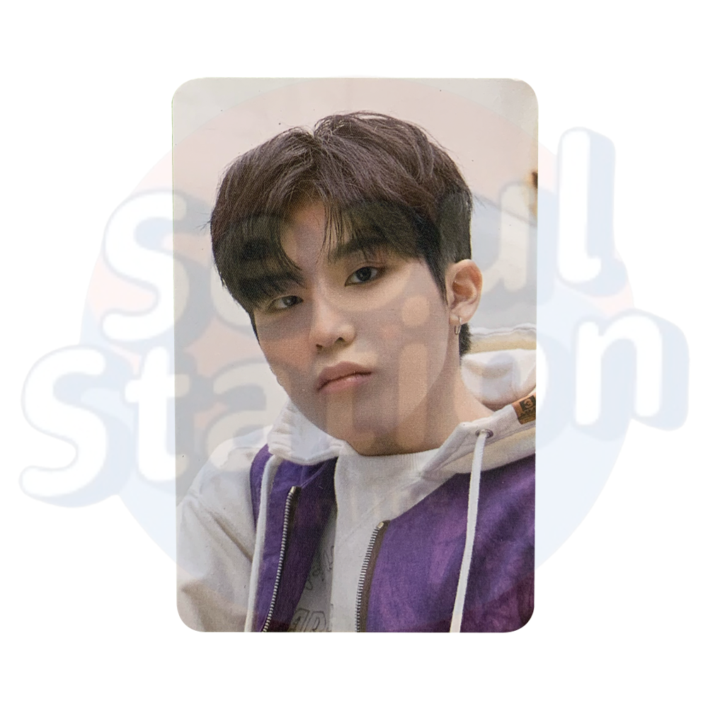 TREASURE - The Second Step : Chapter One - YG Select Photo Card - B-WARE (Bitte Beschreibung lesen) jeongwoo