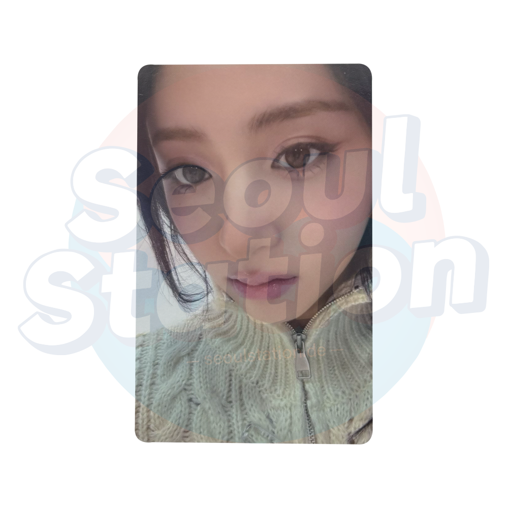 LE SSERAFIM - 5th Mini Album: HOT - WEVERSE Photo Card (Tin Case Ver.) Yunjin