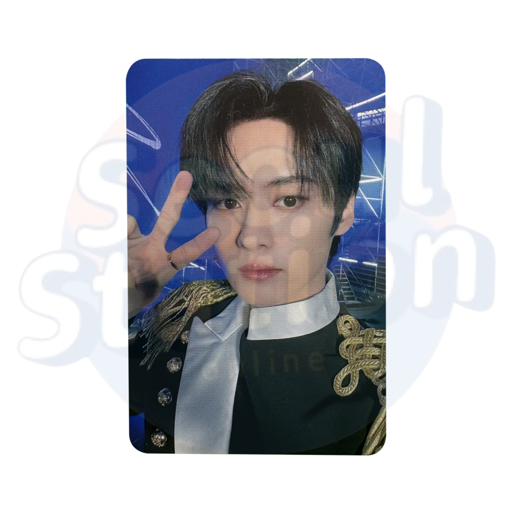 Stray Kids - 樂-STAR - ROCK STAR - Soundwave 3rd Lucky Draw Photo Card (WHITE) lee know