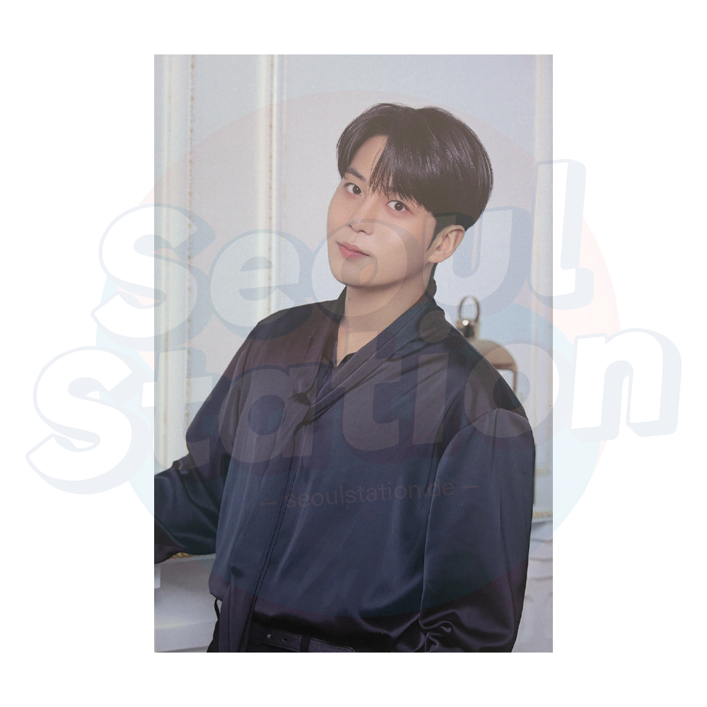 ATEEZ - 2026 Fanmeeting 'ANITY'S VOYAGE : TINY MYSTERY' - Official MD Postcard - JONGHO Ver. seoulstation.de further away