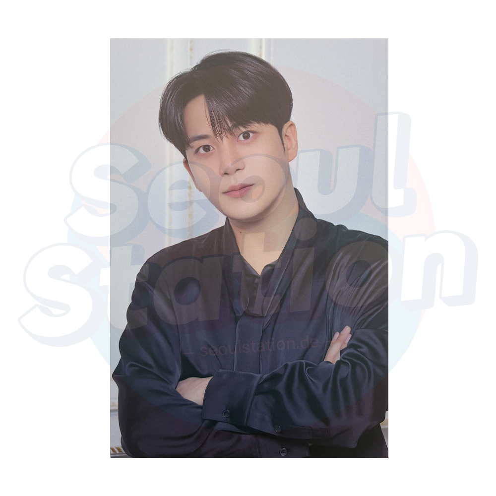 ATEEZ - 2026 Fanmeeting 'ANITY'S VOYAGE : TINY MYSTERY' - Official MD Postcard - JONGHO Ver. seoulstation.de arms crossed