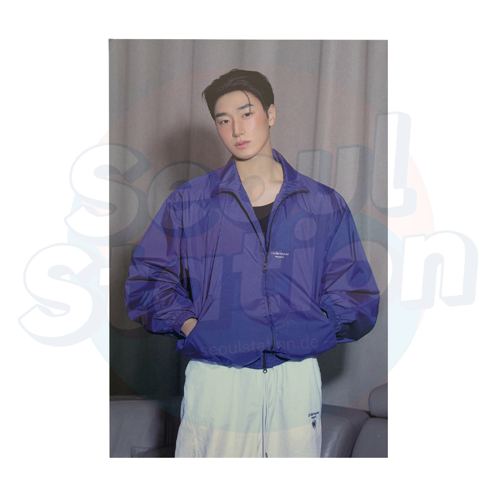 ATEEZ - 2026 Fanmeeting 'ANITY'S VOYAGE : TINY MYSTERY' - Official MD Postcard - SAN Ver. - B-WARE (Bitte Beschreibung lesen) seoulstation.de  blue jacket