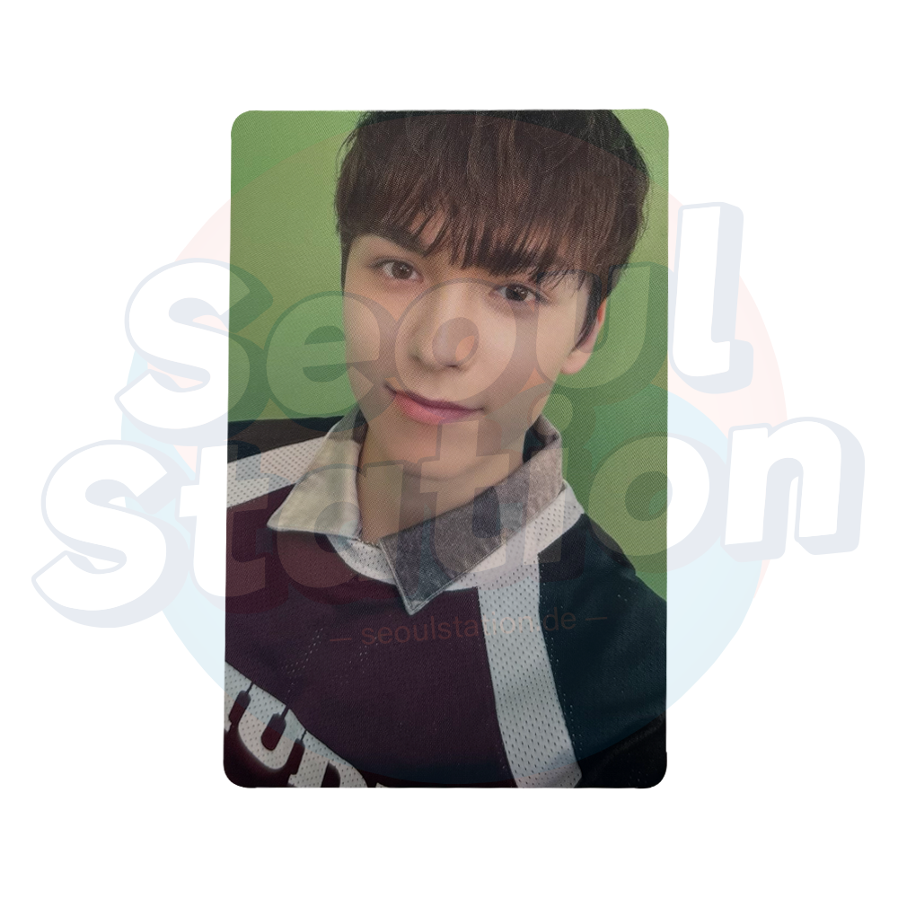 SEVENTEEN - 2025 SVT 9th Fan Meeting - Seventeen in Caratland - Trading Cards (76 - 87) Vernon