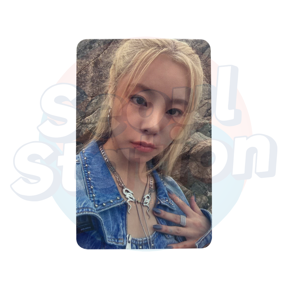 WHEE IN - 1st Full Album IN THE MOOD - Apple Music Lucky Draw Photo Card Jeans