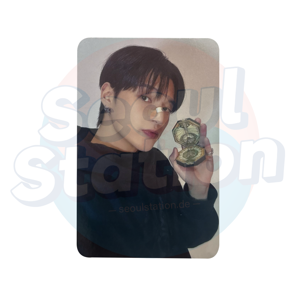 ATEEZ - ANITEEZ IN TREASURE - OFFICIAL MD Photocard - Compass Ver. Wooyoung