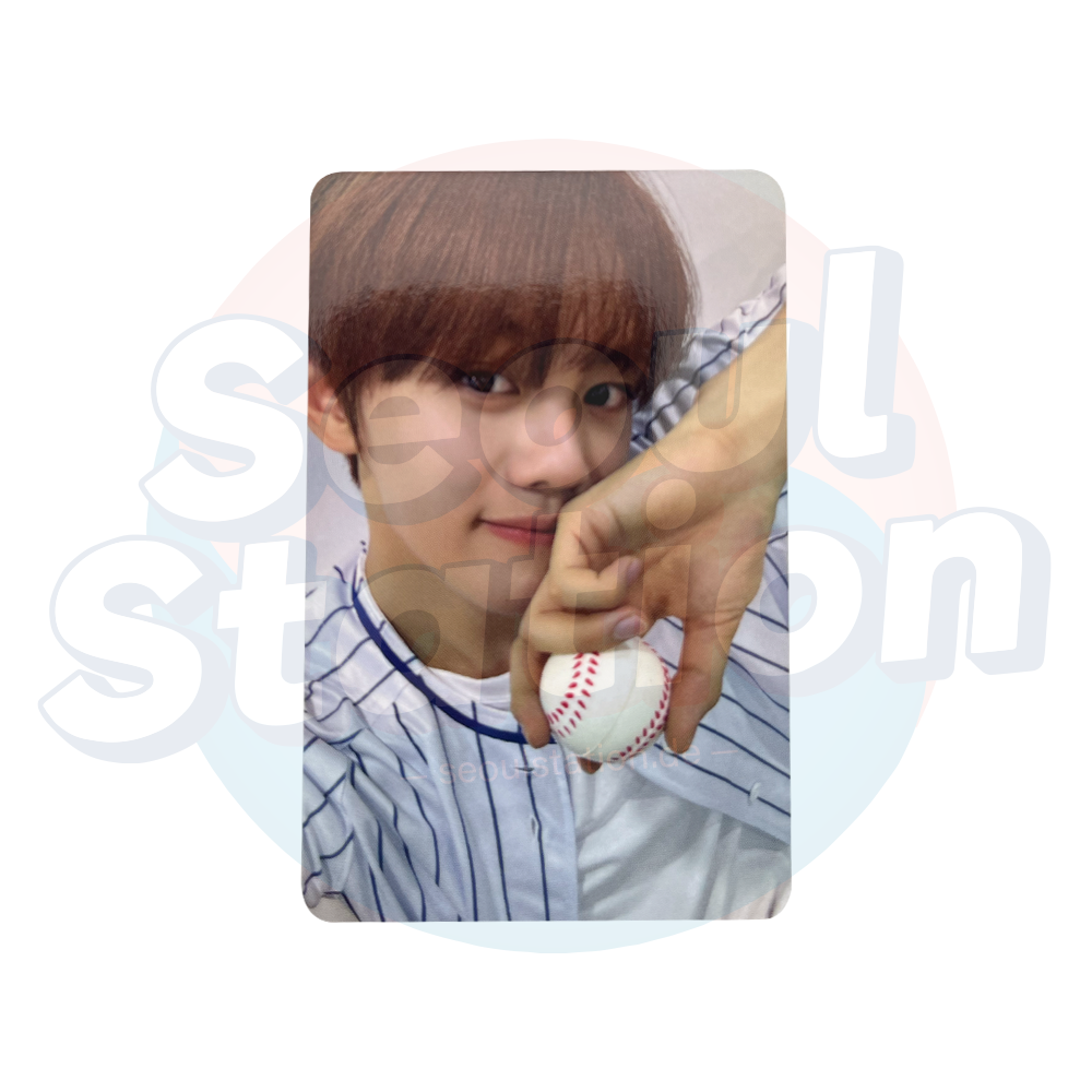 ZEROBASEONE - 4th Mini Album: CINEMA PARADISE - Zerose Ver.- Apple Music Photo Card Gyuvin