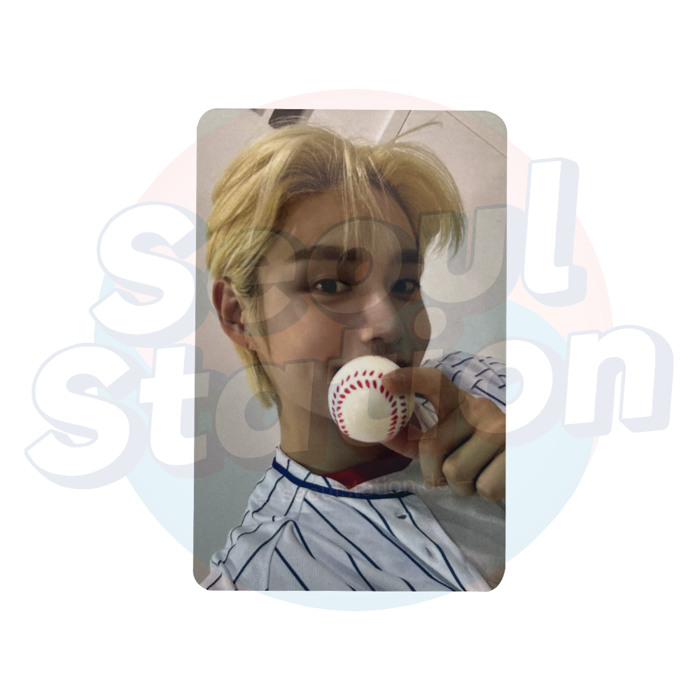 ZEROBASEONE - 4th Mini Album: CINEMA PARADISE - Zerose Ver.- Apple Music Photo Card Jiwoong