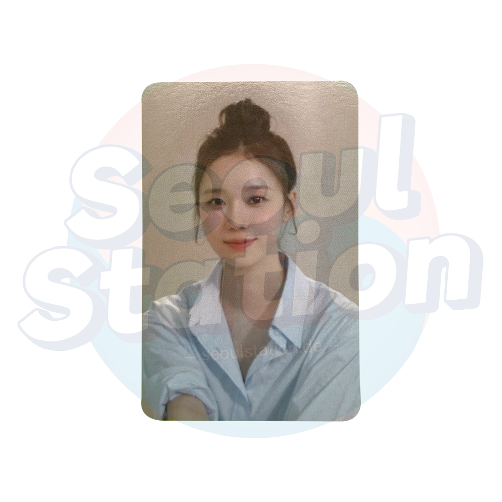 AESPA - MY FIRST PAGE - Tin Case Photocard – Seoulstation.de AESPA - MY FIRST PAGE - Tin Case Photocard – Seoulstation.de
