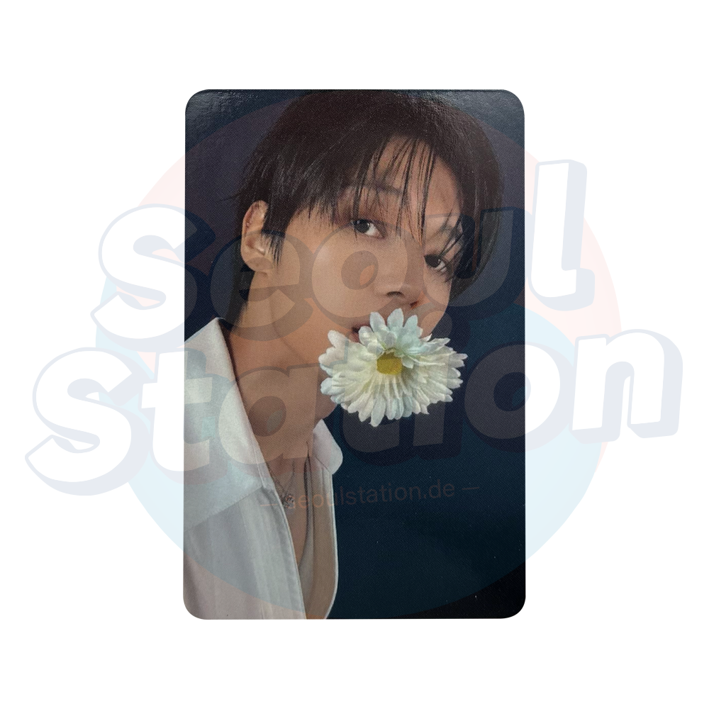 ATEEZ - GOLDEN HOUR Part.4 - PHOTOBOOK Ver. - APPLE MUSIC Photocard Wooyoung