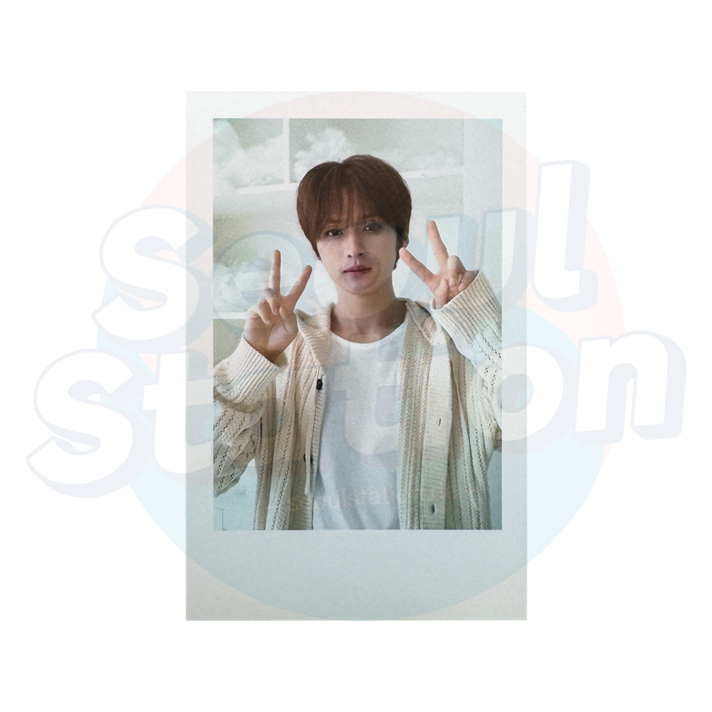 Stray Kids - Perfect Day With SKZ - 2024 Stray Kids Season's Greetings - Everline Polaroid Photo Card lee know