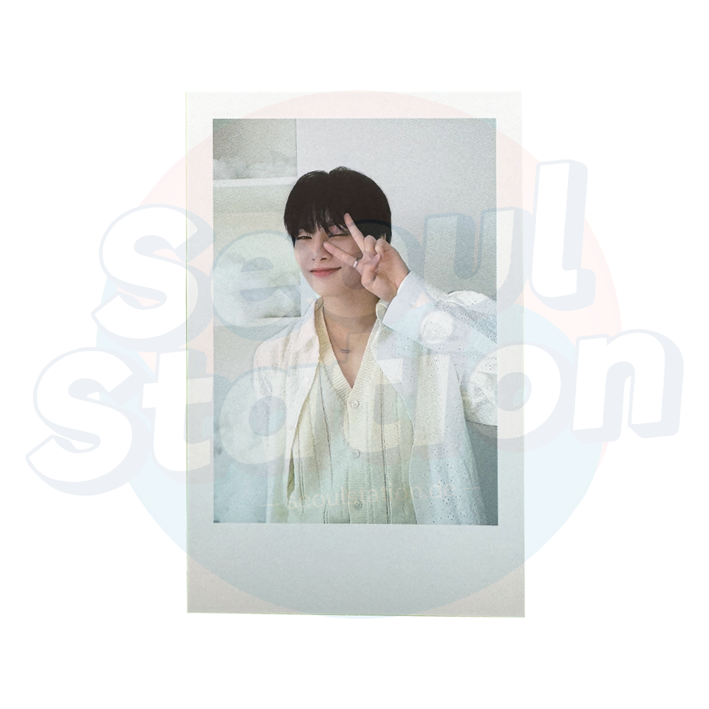 Stray Kids - Perfect Day With SKZ - 2024 Stray Kids Season's Greetings - Everline Polaroid Photo Card i.n