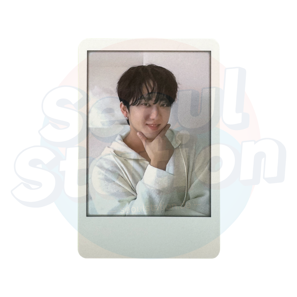 Stray Kids - Perfect Day With SKZ - 2024 Stray Kids Season's Greetings - Soundwave Polaroid Photo Card (round corners) changbin