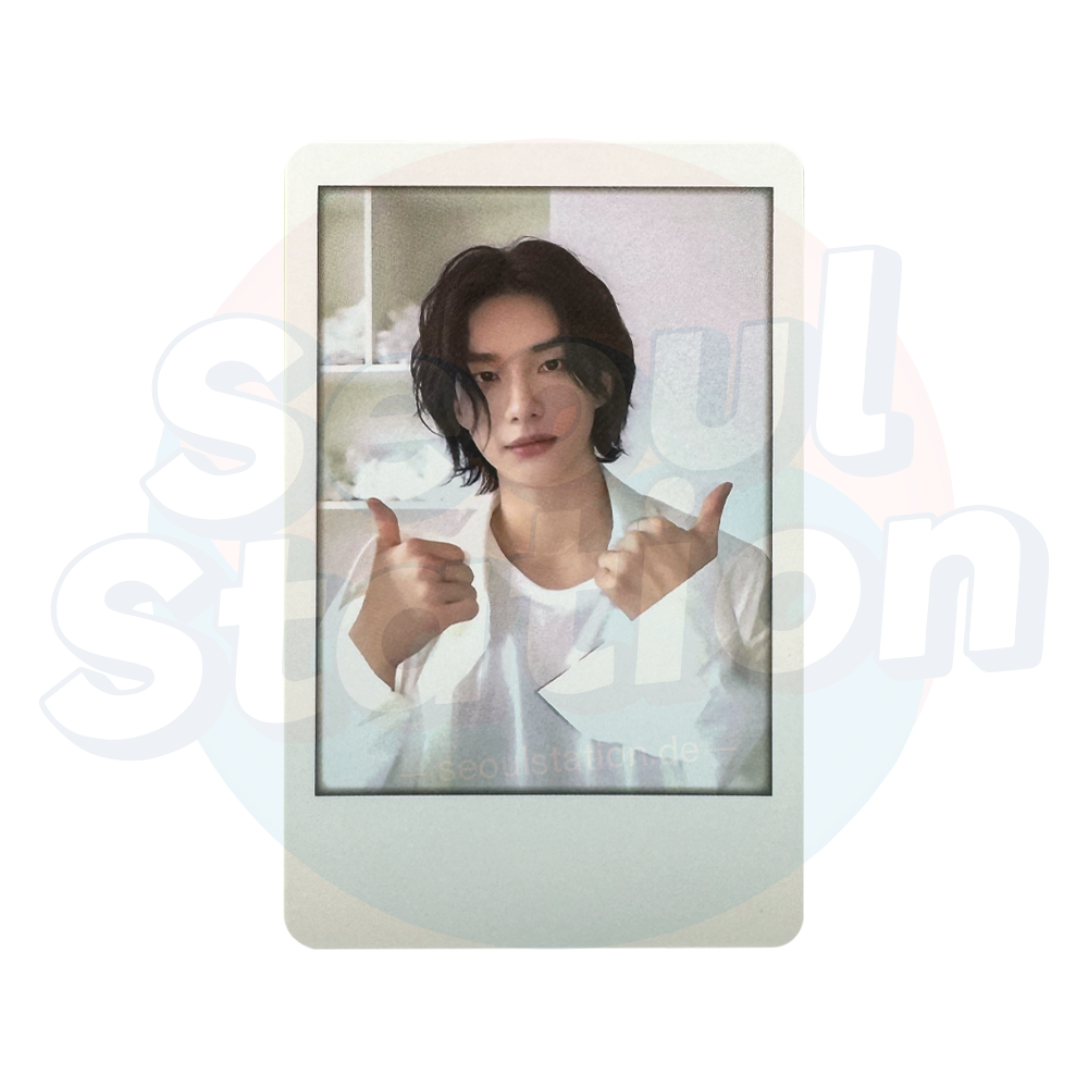 Stray Kids - Perfect Day With SKZ - 2024 Stray Kids Season's Greetings - Soundwave Polaroid Photo Card (round corners) hyunjin