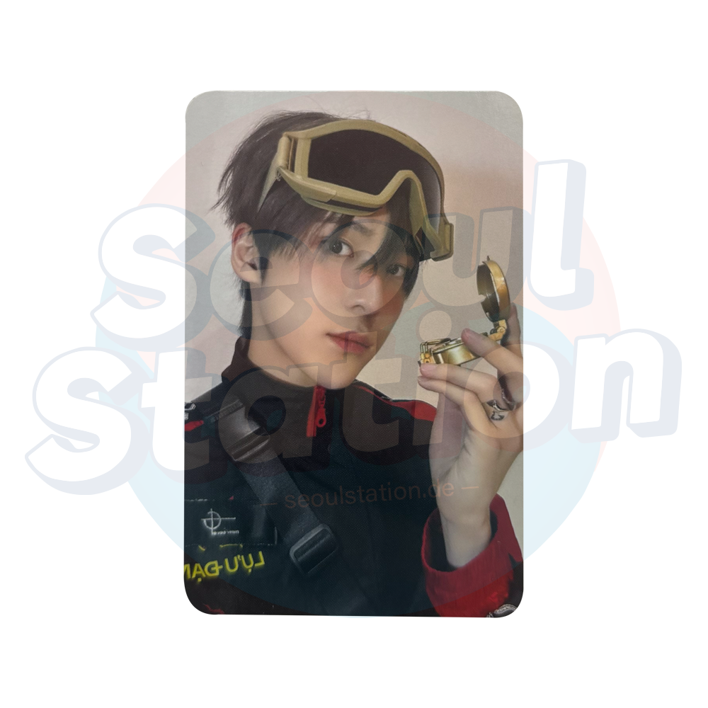 ATEEZ - ANITEEZ IN TREASURE - OFFICIAL MD Photocard - Compass Ver. Yunho