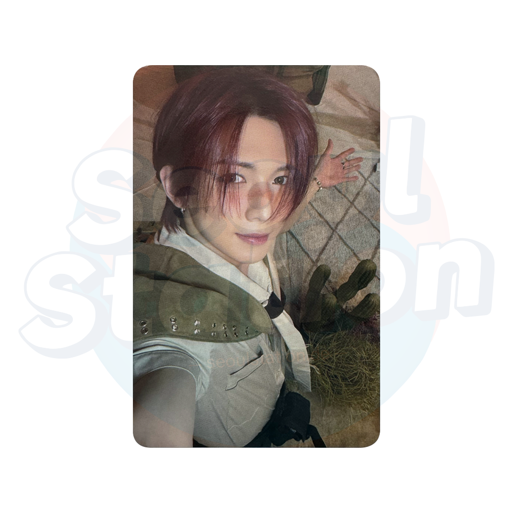 ATEEZ - ANITEEZ IN TREASURE - Trading Card - Yeosang from above