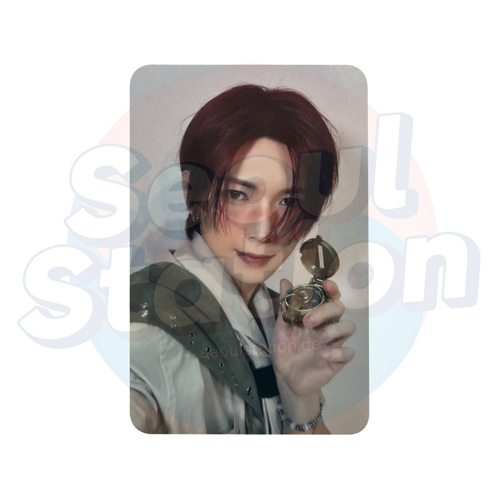 ATEEZ - ANITEEZ IN TREASURE - OFFICIAL MD Photocard - Compass Ver. Yeosang