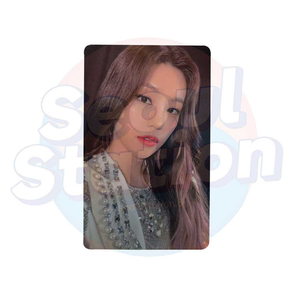 ITZY - 1ST WORLD TOUR: CHECKMATE - Photo Card (Selfie Ver.) Yeji