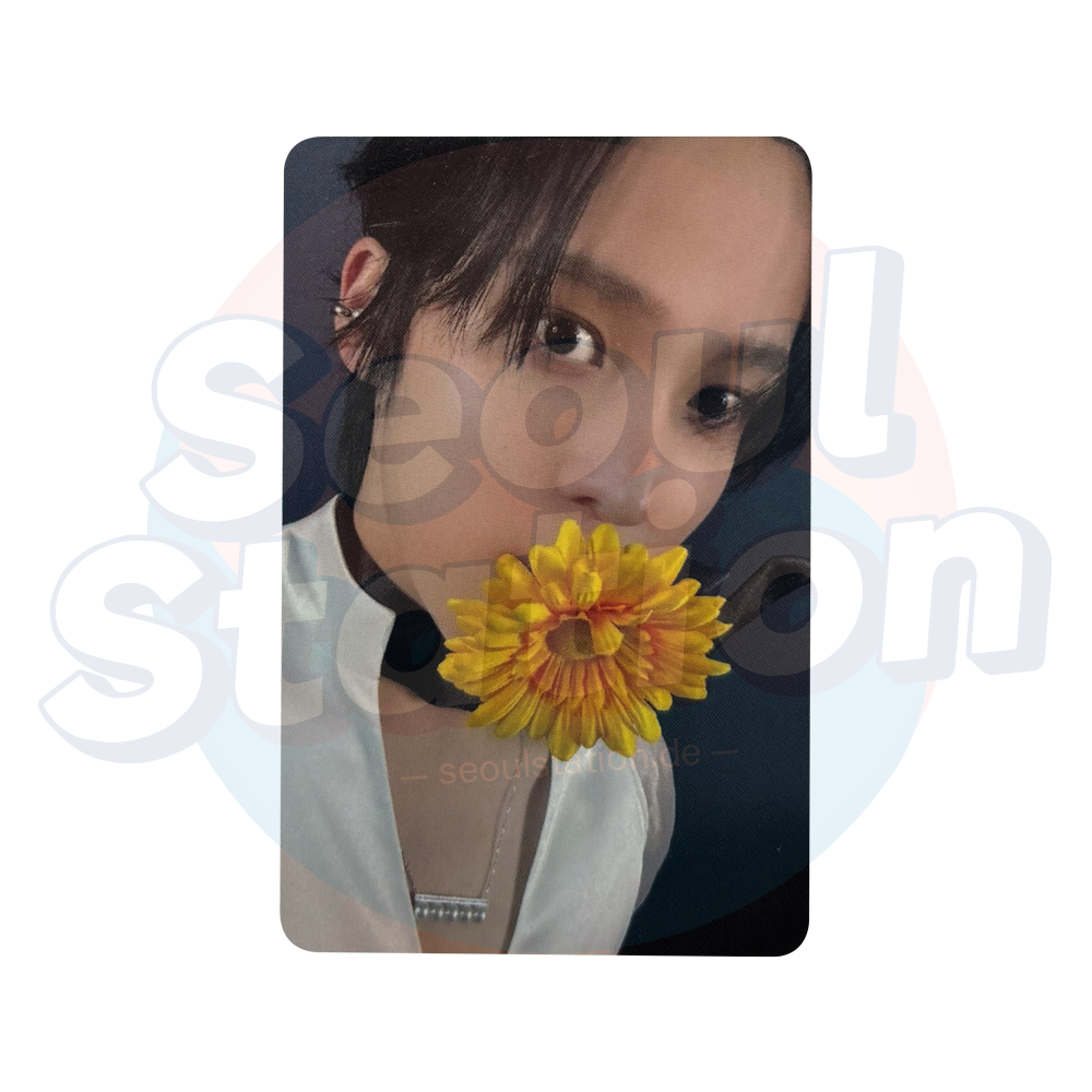 ATEEZ - GOLDEN HOUR Part.4 - PHOTOBOOK Ver. - APPLE MUSIC Photocard Yunho