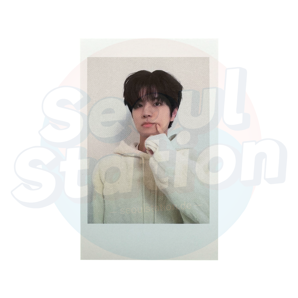 Stray Kids - Perfect Day With SKZ - 2024 Stray Kids Season's Greetings - JYP Shop Polaroid Photo Card seungmin